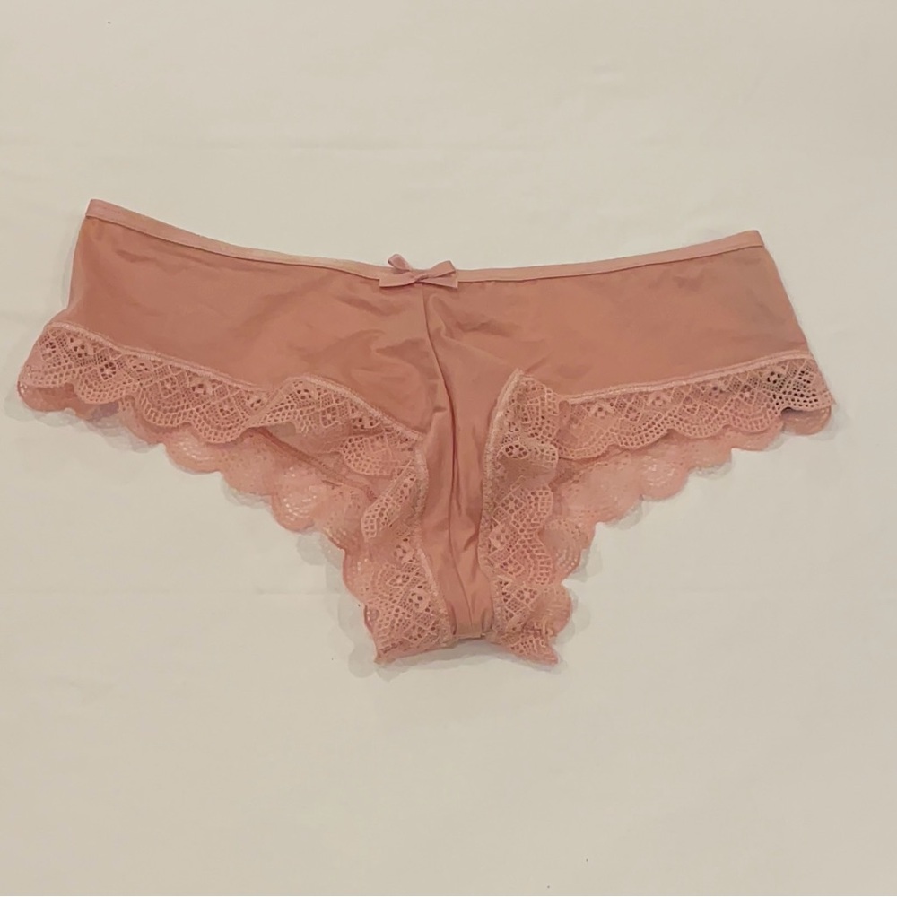 NEW WITH TAGS VICTORIA’S SECRET SIZE XS CHEEKY PINK SAYIN PANTY WITH LACE LINING